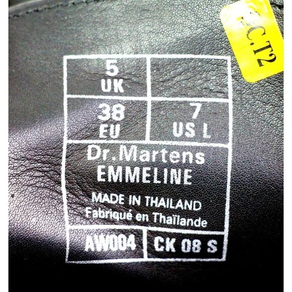 Dr. Martens SHINY BLACK LEATHER LOW HEEL LACE UP ROUND TOE ANKLE BOOTS Sz 7/38 - Picture 10 of 11